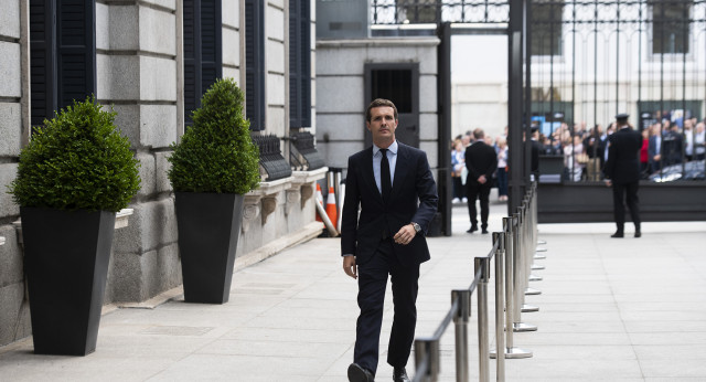 Pablo Casado visita la Capilla Ardiente de Rubalcaba