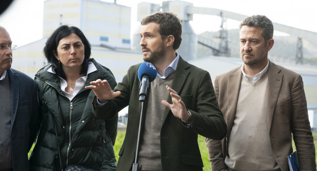 Intervención de Pablo Casado tras su reunión con el Comité de Empresa de Alcoa