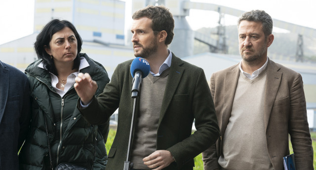 Intervención de Pablo Casado tras su reunión con el Comité de Empresa de Alcoa