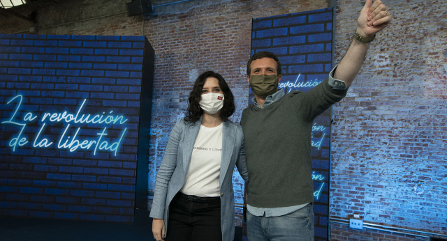 Pablo Casado e Isabel Díaz Ayuso en el XV Congreso Nacional de NNGG