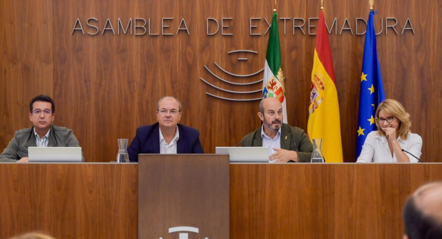  Pedro Rollán y José Antonio Monago ofrecen una rueda de prensa desde Mérida