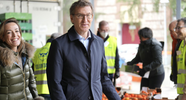 Alberto Núñez Feijóo visita el Bando de Alimentos de Madrid