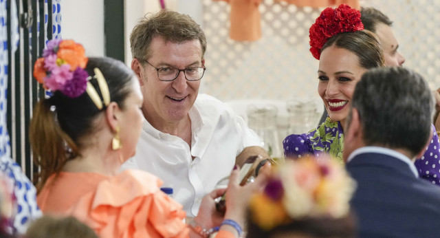 Alberto Núñez Feijóo en la Feria de Mairena del Alcor.