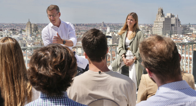 Feijóo en un acto con jóvenes sobre Europa.