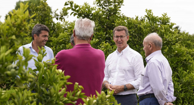 Alberto Núñez Feijóo en Valencia junto a Carlos Mazón