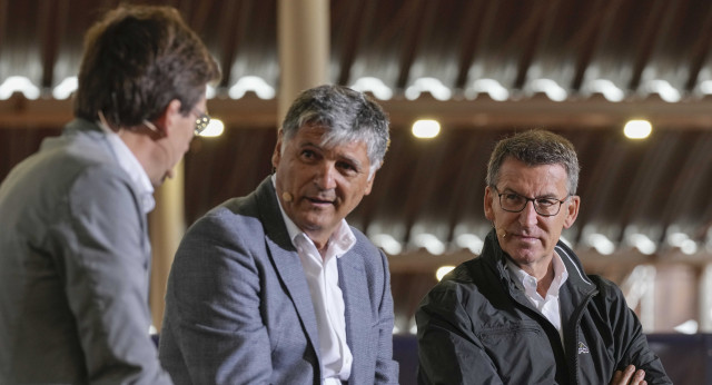 Alberto Núñez Feijóo en un acto en la Ciudad de la Raqueta con el alcalde de Madrid, Almeida, y Toni Nadal.