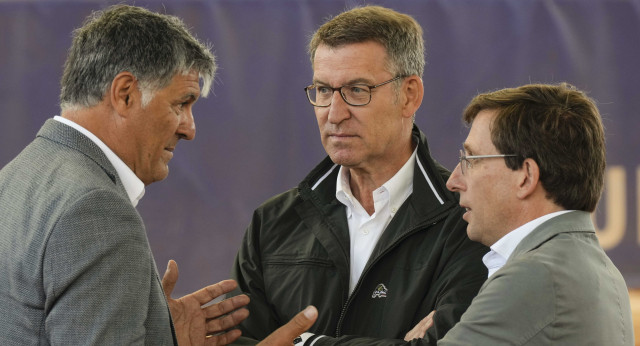 Alberto Núñez Feijóo en un acto en la Ciudad de la Raqueta con el alcalde de Madrid, Almeida, y Toni Nadal.