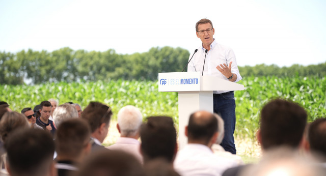 Alberto Núñez Feijóo participa de un acto sobre mundo rural en Gimenells (Lleida)