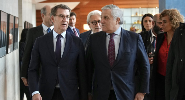 Alberto Núñez Feijóo y Antonio Tajani en la conferencia Camino de la recuperación