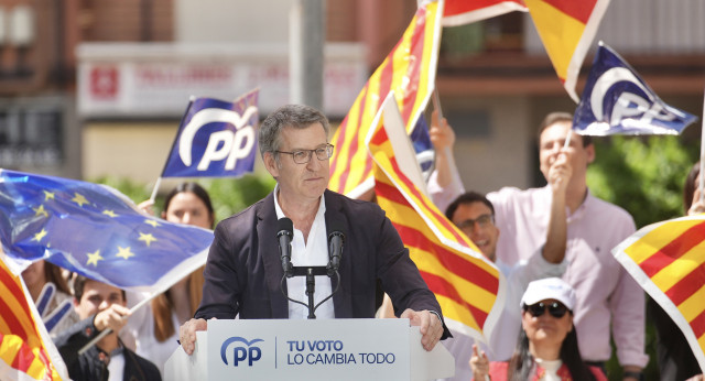 Feijóo en un mitin del PP en Badalona