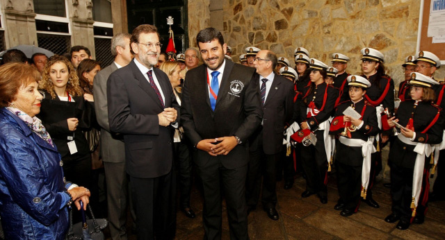 Rajoy es investido Cofrade de Honor 2010 en Santiago de Compostela