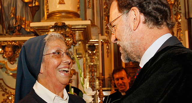 Mariano Rajoy es investido Cofrade de Honor 2010 en Santiago de Compostela