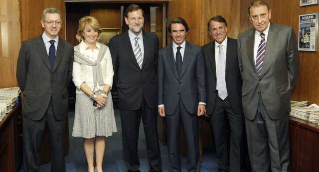 Mariano Rajoy y José María Aznar en La Razón