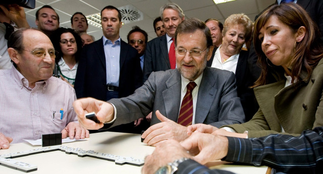 Mariano Rajoy y Alicia Sánchez Camacho visitan una residencia y un centro de día de mayores en Cerdanyola del Vallés