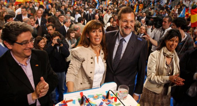 Mariano Rajoy y Sánchez Camacho durante su intervención en el mitin