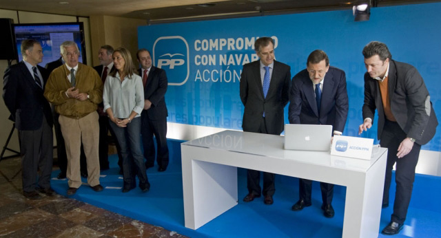 Mariano Rajoy firma el decálogo Compromiso con Navarra