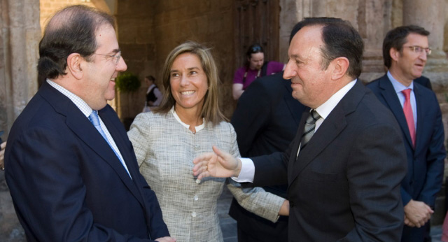 Ana Mato asiste a la toma de posesión de Pedro Sanz en La Rioja