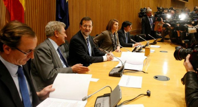 Mariano Rajoy preside la reunión de los parlamentarios del Grupo Popular