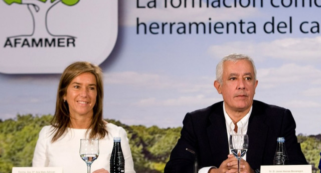 Javier Arenas y Ana Mato participan en un acto con mujeres en Córdoba