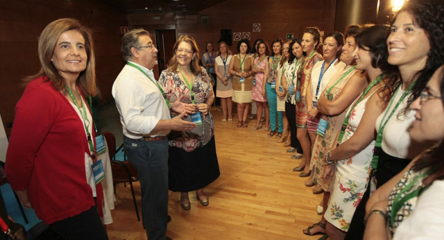 Fátima Báñez y Juan Ignacio Zoido con Mujeres en Igualdad