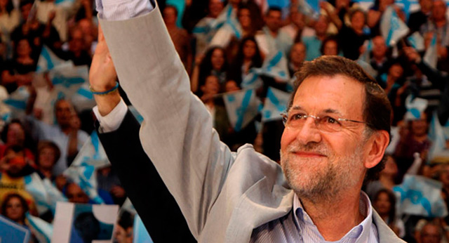 El presidente del Gobierno y del PP, Mariano Rajoy participa junto a Alberto Núñez Feijoo en un mitin en Pontevedra