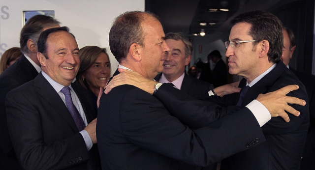 Alberto Núñez Feijóo con el presidente de Extremadura, José Antonio Monago