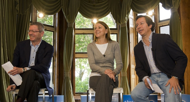 Alberto Ruiz-Gallardón, María Dolores de Cospedal y Carlos Floriano durante el debate