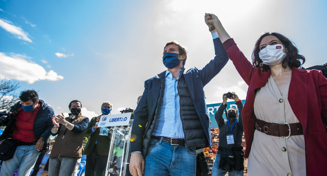 Pablo Casado e Isabel Díaz Ayuso en el acto de de campaña en Majadahonda