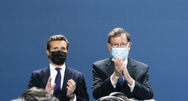 Pablo Casado y Mariano Rajoy en la inauguración de la Convención Nacional del PP en Santiago de Compostela