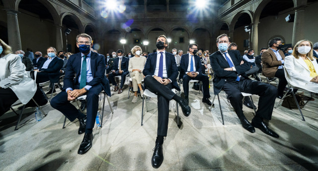 Pablo Casado, Alberto Núñez Feijóo y Mariano Rajoy en la Convención Nacional del Partido Popular