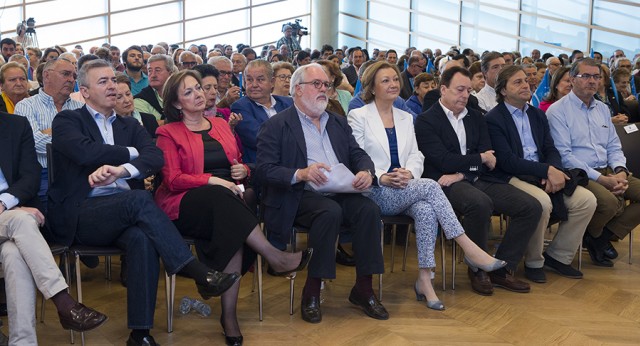 Miguel Arias Cañete interviene en un acto en Zaragoza con Luisa Fernanda Rudi