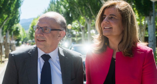 Cristóbal Montoro y Fátima Bañez en la Escuela de Verano 2014