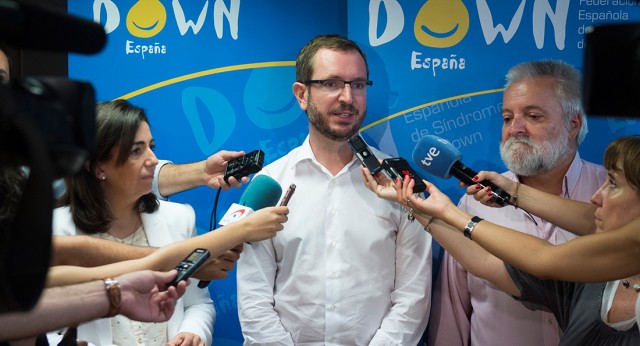 Javier Maroto y Sandra Moneo se reúnen con Fundación Down España