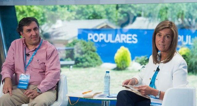 Ana Mato y José ramón García en la Escuela de Verano del PP