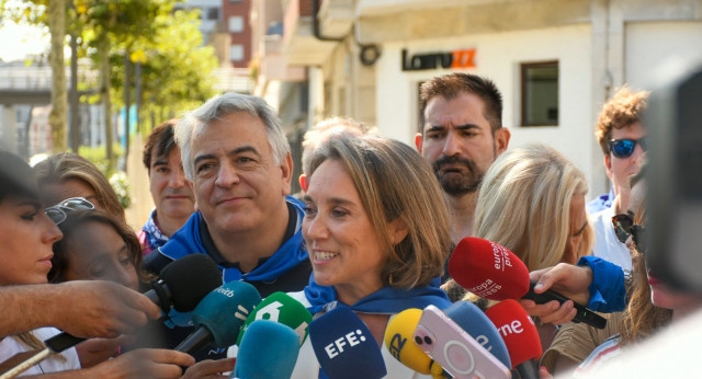 Cuca Gamarra y Javier de Andrés en rueda de prensa en Bilbao 