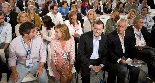 Carlos Floriano, María Dolores de Cospedal, Mariano Rajoy, Javier Arena y Jesús Posada durante la clausura