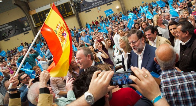 Mariano Rajoy y Alberto Fabra a su llegada al recinto en Alicante