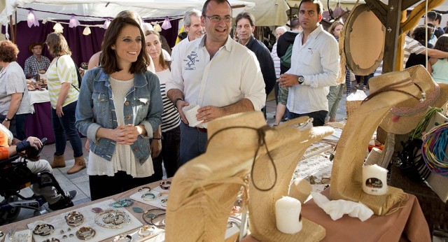 Andrea Levy visita el municipio barcelonés de Esplugues de Llobregat