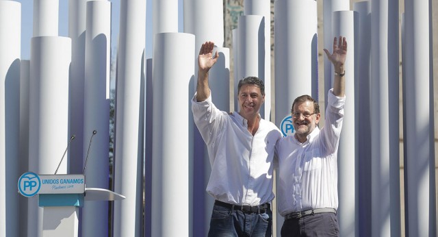 Mariano Rajoy y Xavier García Allbiol en un acto de campaña en Badalona