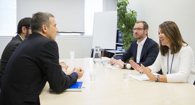 Javier Maroto se reúne con la Unión de Actores y Actrices