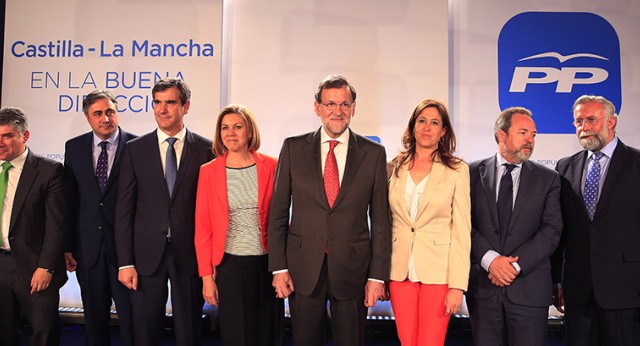 Mariano Rajoy y Mª Dolores de Cospedal junto a los candidatos del PP de CLM