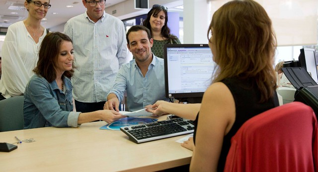 Andrea Levy realiza una visita a Castelldefels