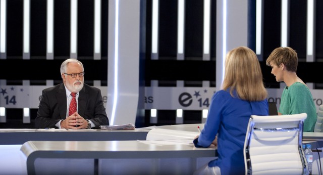 Elena Valenciano y Miguel Arias Cañete durante el debate