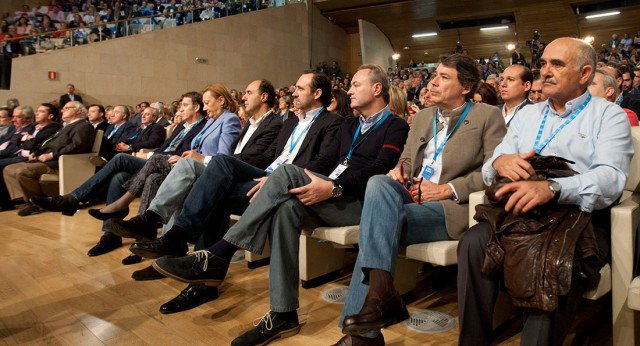 Ignacio González, Alberto Fabra, José Ramón Bauzá, Ignacio Diego, Rudí y Feijoó en Cáceres