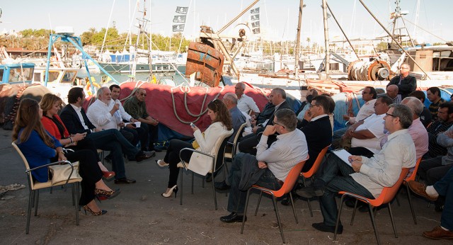 Miguel Arias Cañete se reúne con cofradías de pescadores en Palma de Mallorca