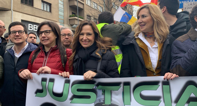 Concentración de apoyo a la Guardia Civil de Tráfico en Navarra