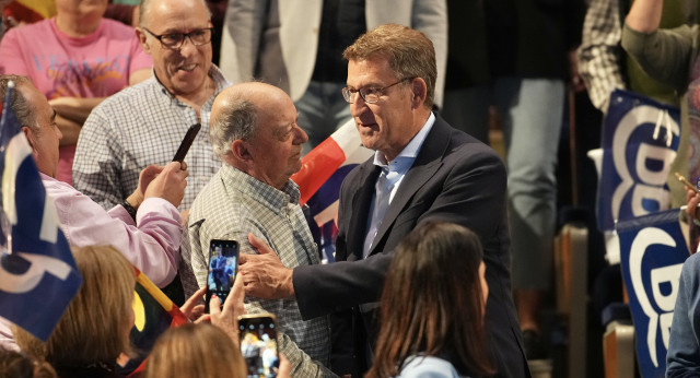 Alberto Núñez Feijóo en un mitin en Santander