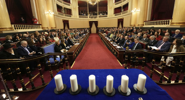 Alberto Núñez Feijóo asiste al acto de Estado de memoria del Holocausto en el Senado