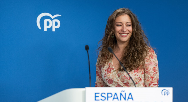 Ester Muñoz y Borja Sémper en rueda de prensa