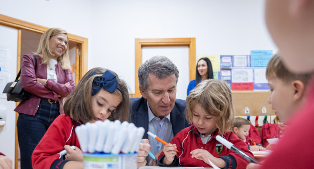 Feijoo en la visita al colegio El Valle, en Madrid